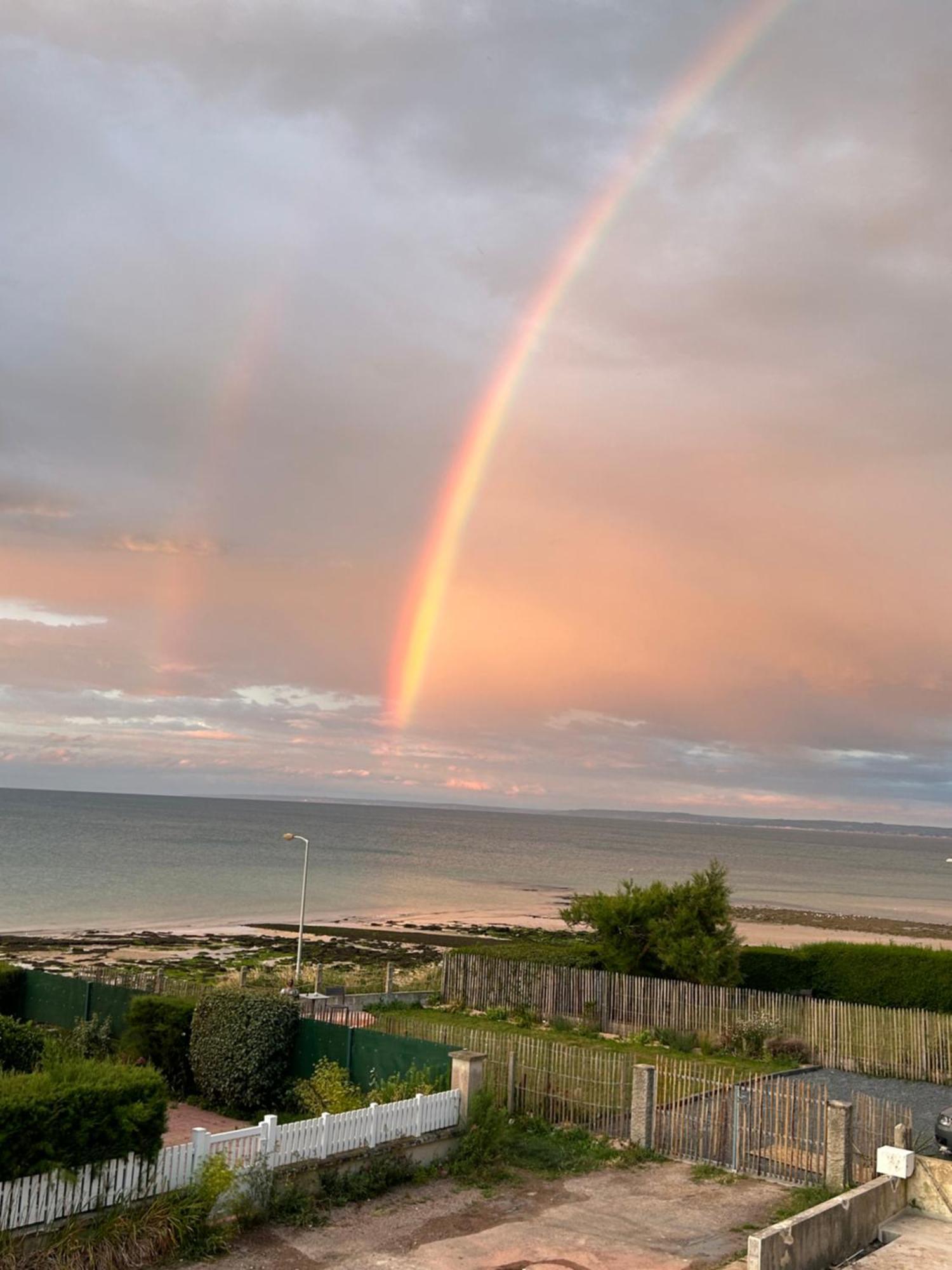 Entre Ciel Et Mer Luc-sur-Mer Extérieur photo